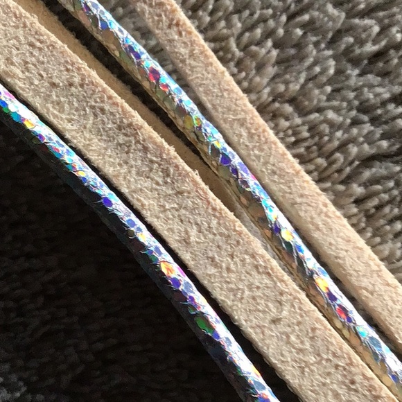 🎉HOST PICK/TAUPE RHINESTONE LEATHER WRAP BRACELET - Picture 8 of 11